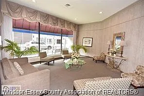 380 Pelissier St #904 — Photo 6