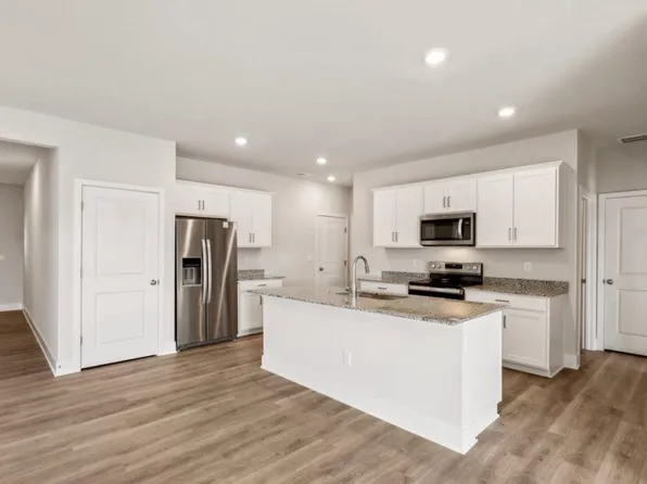 104 Yurok Ct, Winchester, VA 22602