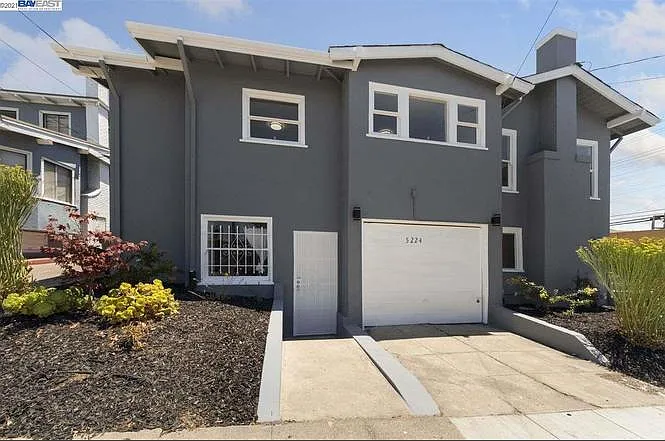 3 bed, 1239 sqft, $3,200 — Photo 1