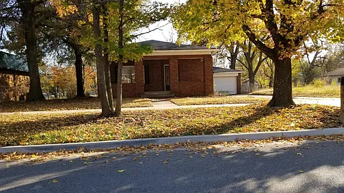 1109 W Center St Photo 1