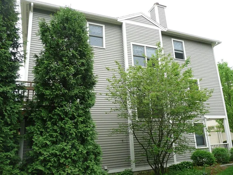 87 Pleasant St — Photo 14