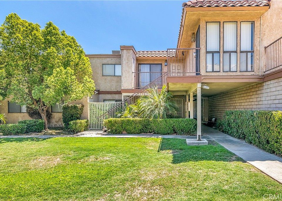 1st image of 2477 W Acacia Ave