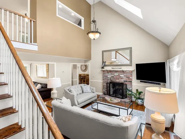 53 Indian Cove Way #53, South Easton, MA 02375