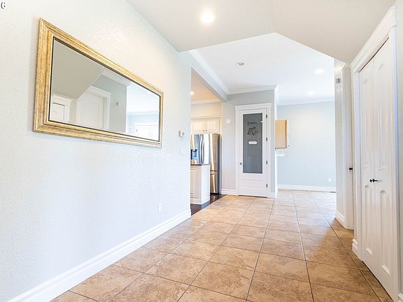 5th image of 130 Ridge Dr