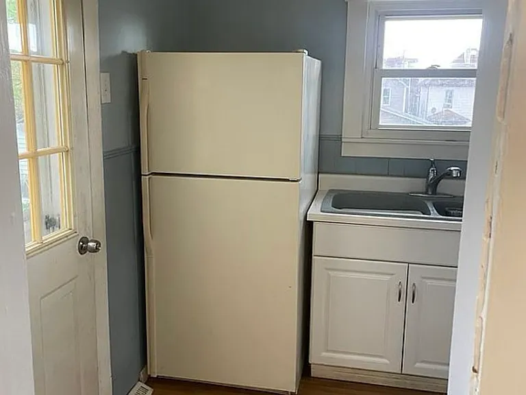 514 Franklin Ave — Photo 3