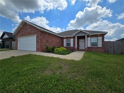 211 Grove Ln, Centerton, AR, 72719