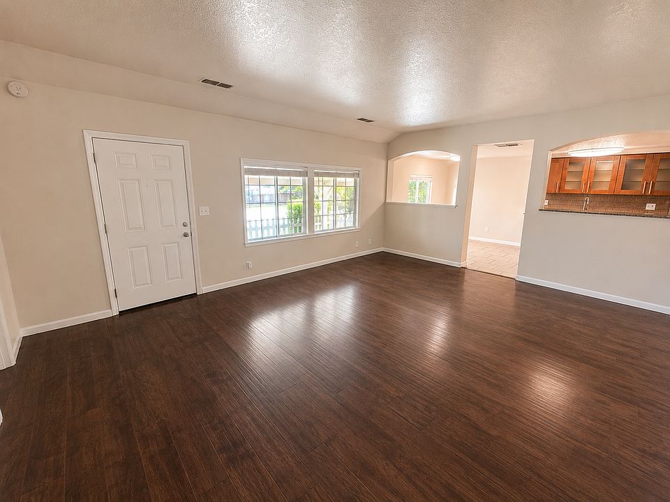 1st image of 5909 Country Ln APT 110
