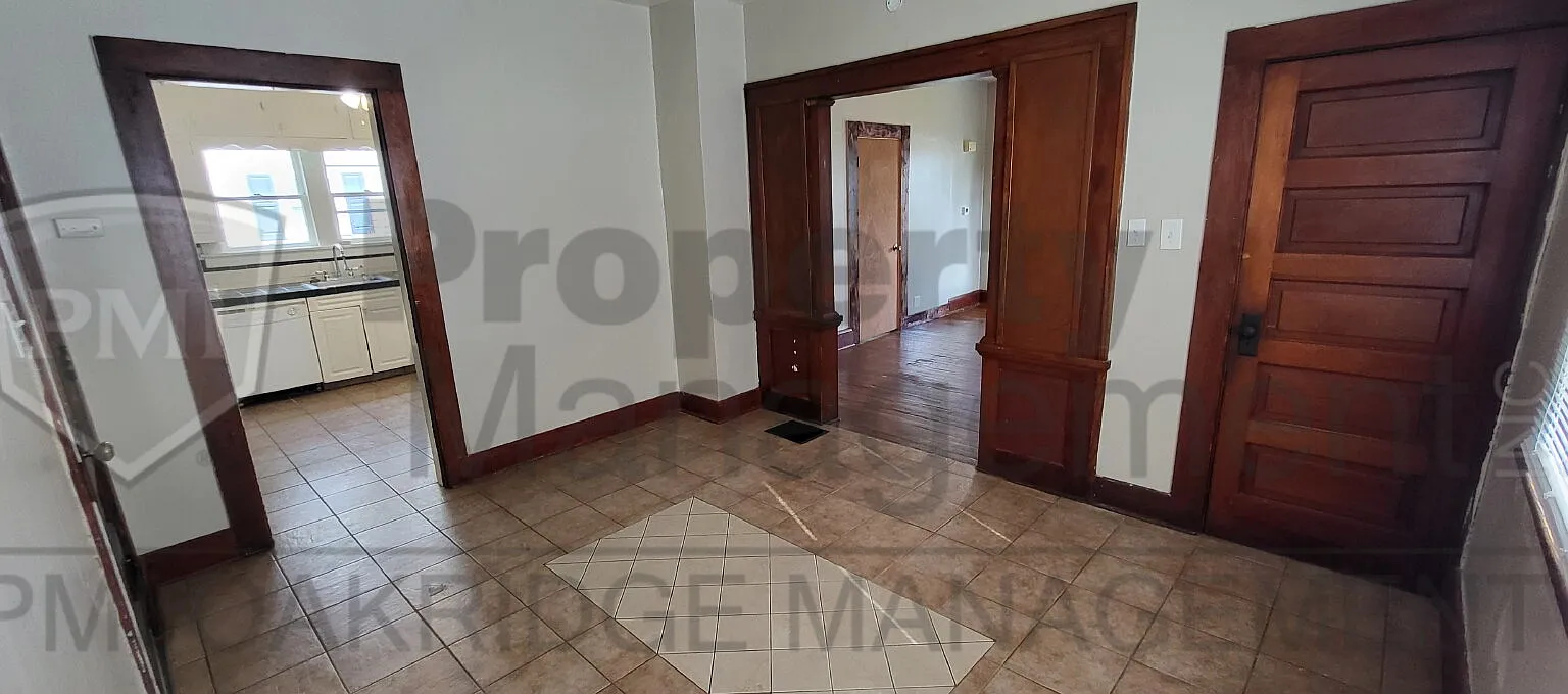 3 bed, 1.0 bath, 1118 sqft, $1,250 — Photo 4