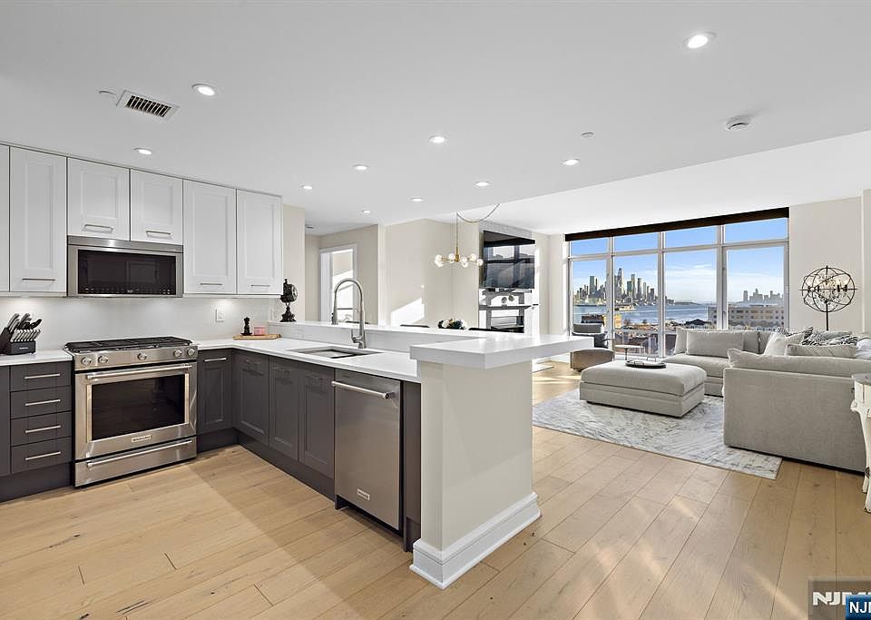 1st image of 8100 River Rd APT 816