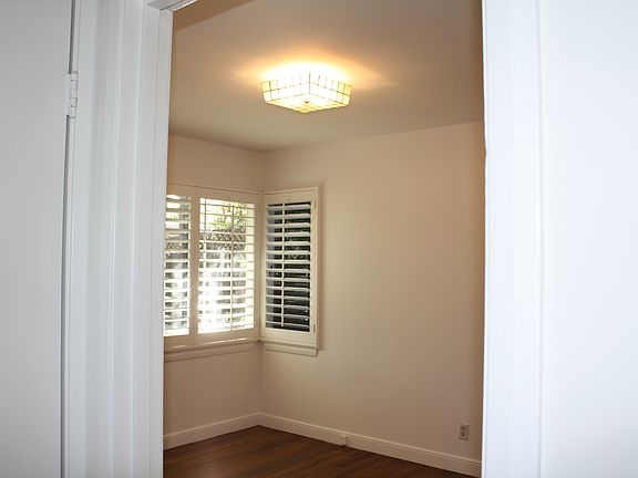 4th image of 441 Laurel St