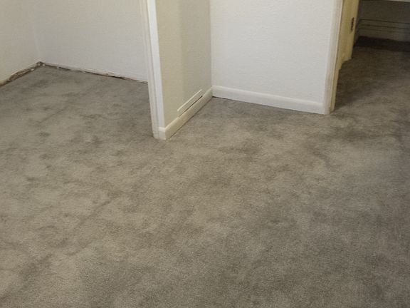 3rd image of 9511 Helen Ave NE