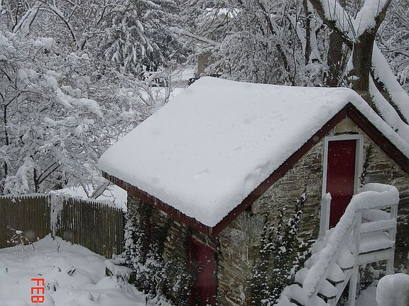 Spinghouse in the snow
