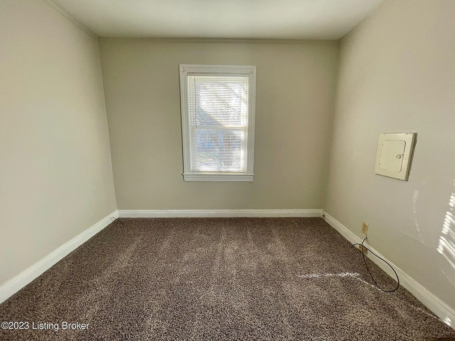 2 bed, 1.0 bath, 1000 sqft, $1,050 — Photo 3