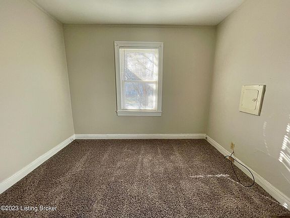 3rd image of 1401 Thornberry Ave