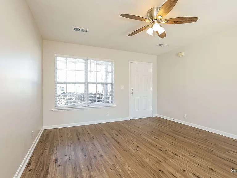 1133 Geneil Ln — Photo 6