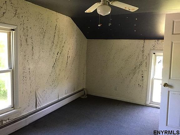 2nd image of 6 Veeder St