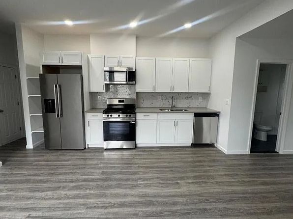 184 Hickory St Floor 1