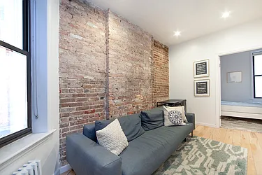 Rented by R New York