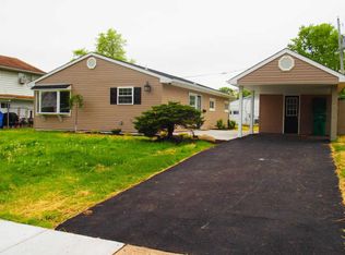 61 Gentle Rd, Levittown, PA 19057
