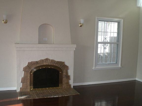 3rd image of 1903 W 85th St
