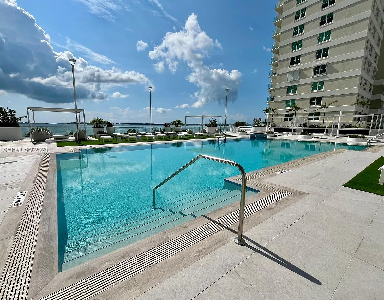 2 bed, 1065 sqft, $3,800 — Photo 4