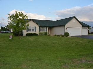 N1572 Overlook Cir, Genoa City, WI 53128
