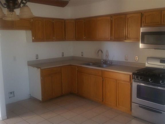 4th image of 1424 N Los Portales Ave
