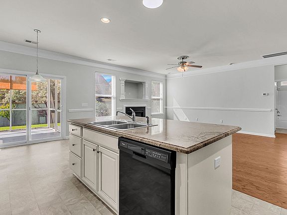 3rd image of 241 Urbano Ln