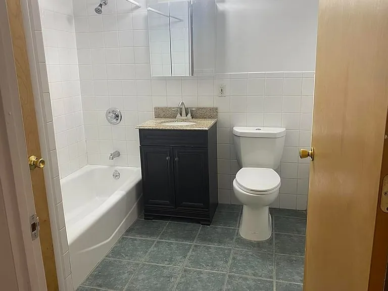 202 Grand St #6B — Photo 12