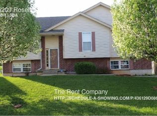 5209 Rosehill Rd, Shawnee, KS 66216
