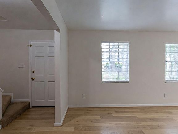 4th image of 1536 Woodgate Way