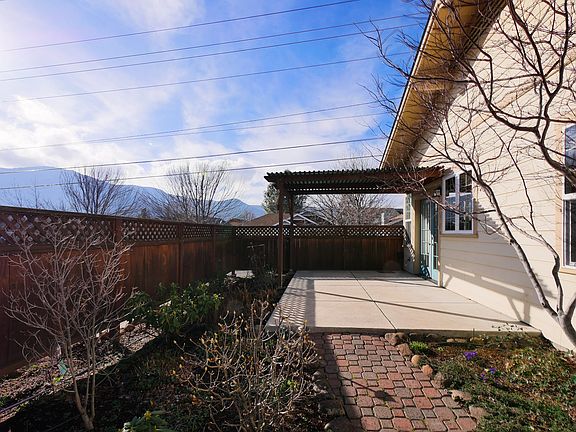 5th image of 812 Boulder Creek Ln