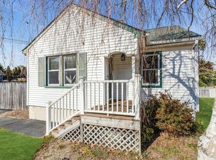 933 Maple St, Bohemia, NY 11716