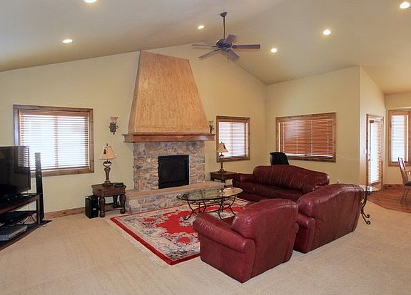3rd image of 5585 S Farm Hill Dr