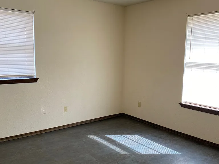 3013 Gwendolyn Ln — Photo 13
