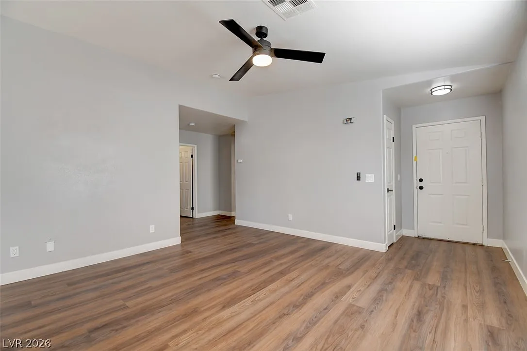 3 bed, 2.0 bath, 1135 sqft, $1,995 — Photo 3