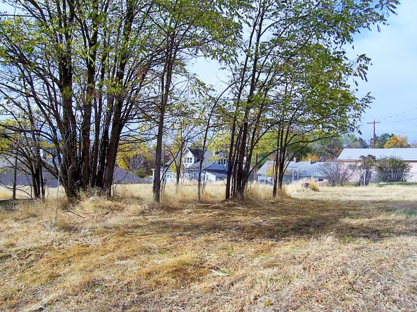 236 N 8th St, Thermopolis, WY 82443