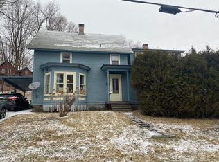 53 Pleasant St, Williamsport, VT 05641