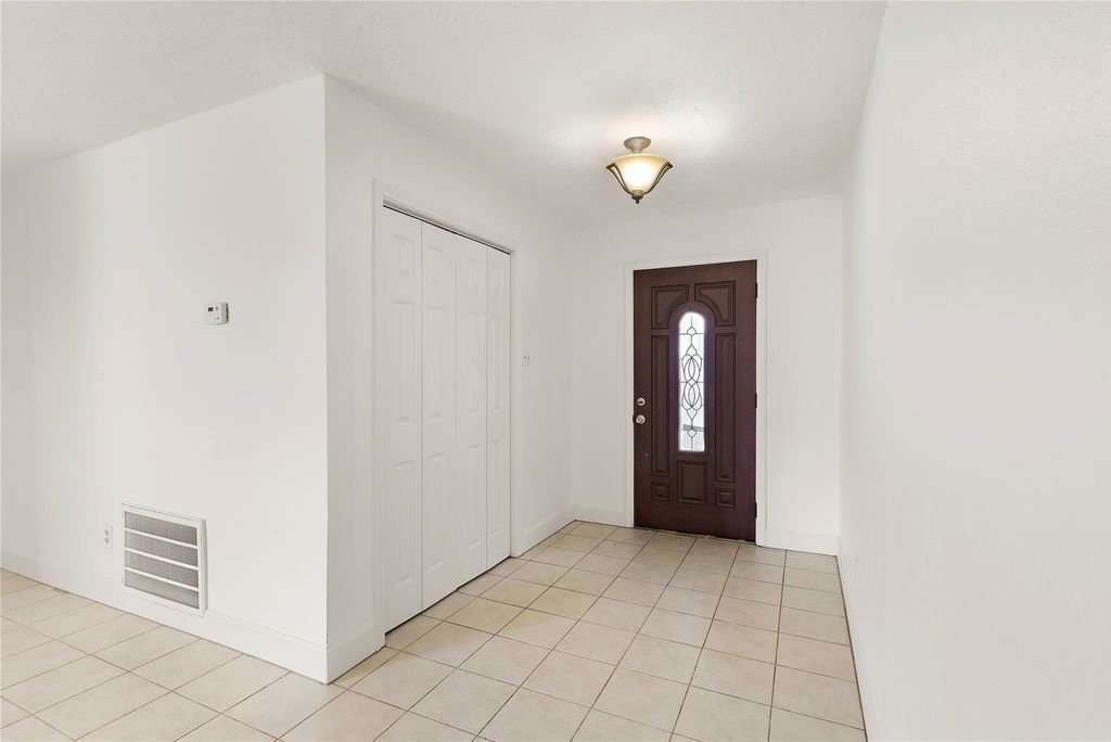 Apartment in Pasadena, Harris - View 3