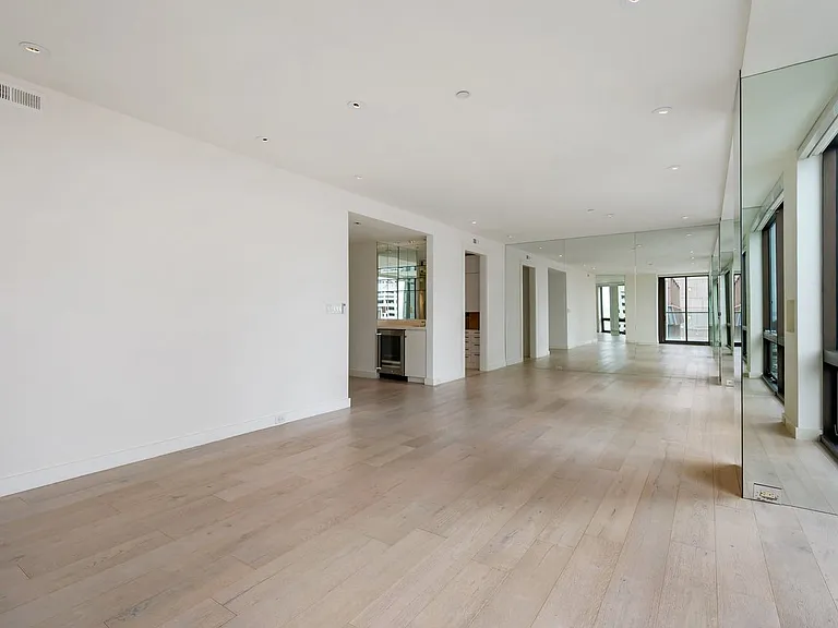611 Washington St #2305 — Photo 29