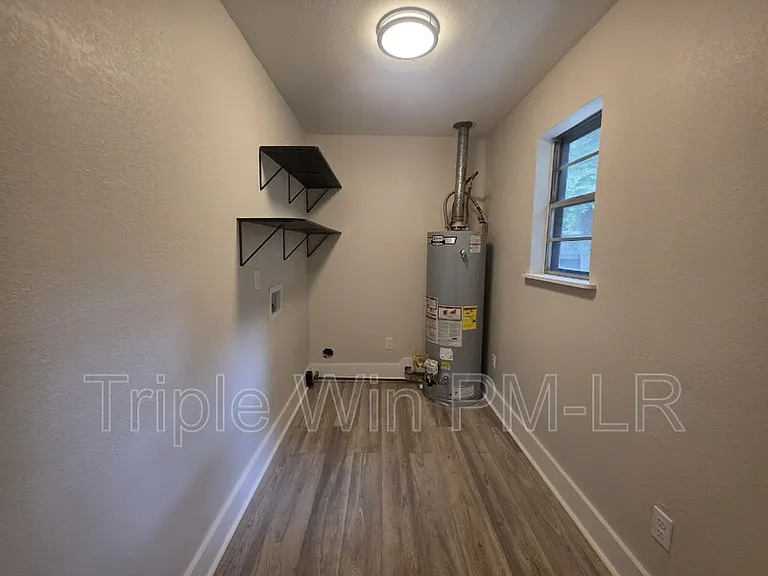 104 E Georgia St — Photo 23