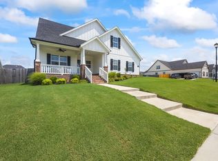 810 Chancery Ln, Cave Springs, AR 72718