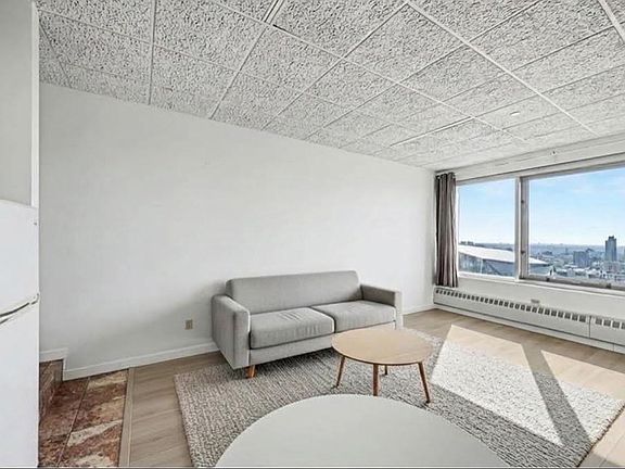 4th image of 431 S 7th St APT 2610