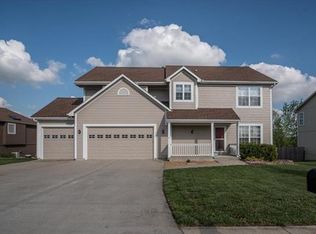 613 N Walnut Ln, Lone Jack, MO 64070