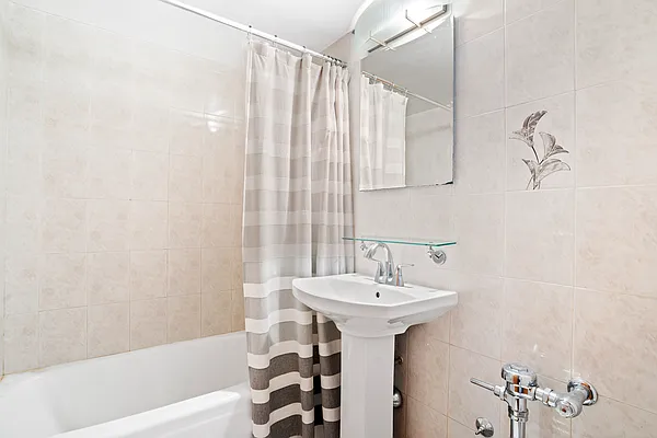 Rented by Douglas Elliman | media 6