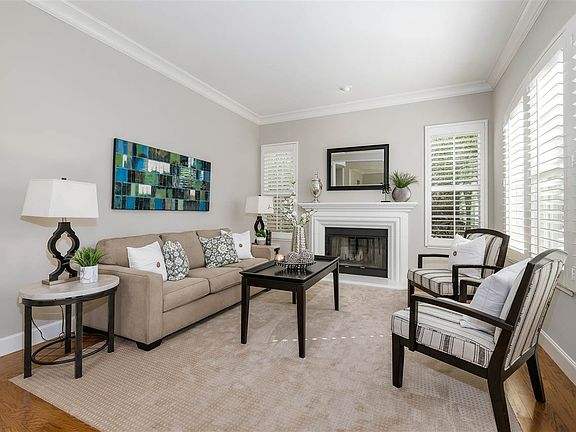 5th image of 806 Sycamore Creek Way