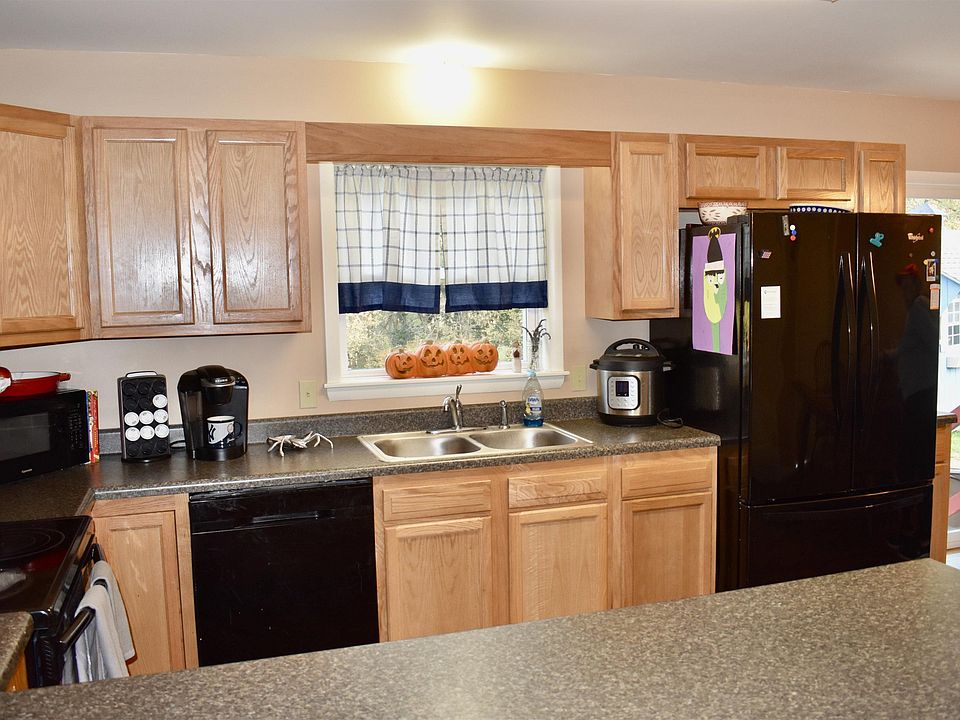 7 FREDERICK Drive, Fort Edward, NY 12828 Zillow