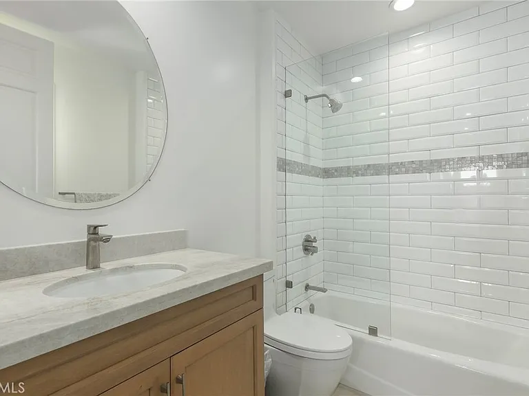 11805 Henley Ln — Photo 15