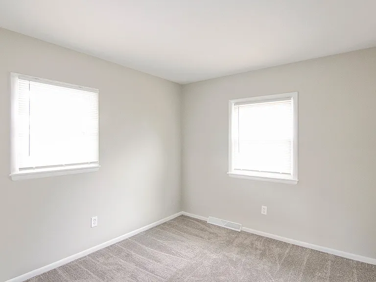 Elmwood Apartments — Photo 12