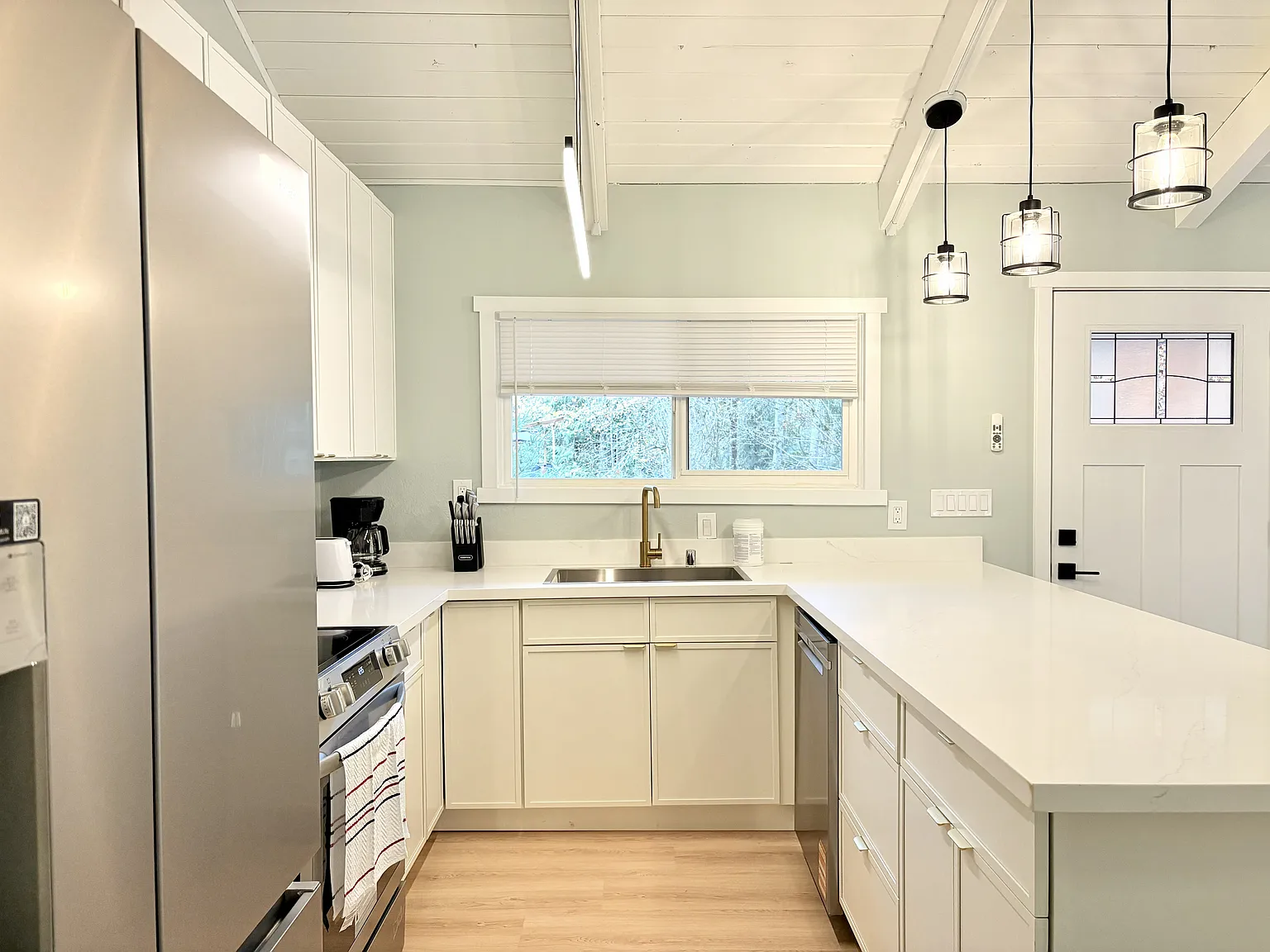 2 bed, 980 sqft, $2,500 — Photo 3